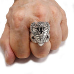 bague avec un cobra